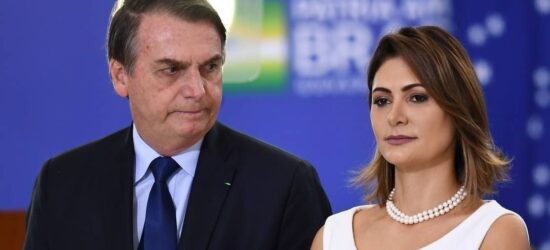 Bolsonaro pede que STF autorize familiares em casa devido à ausência de Michelle