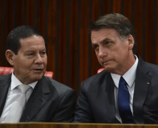 STF manda Mourão explicar à PF telefonema com Bolsonaro