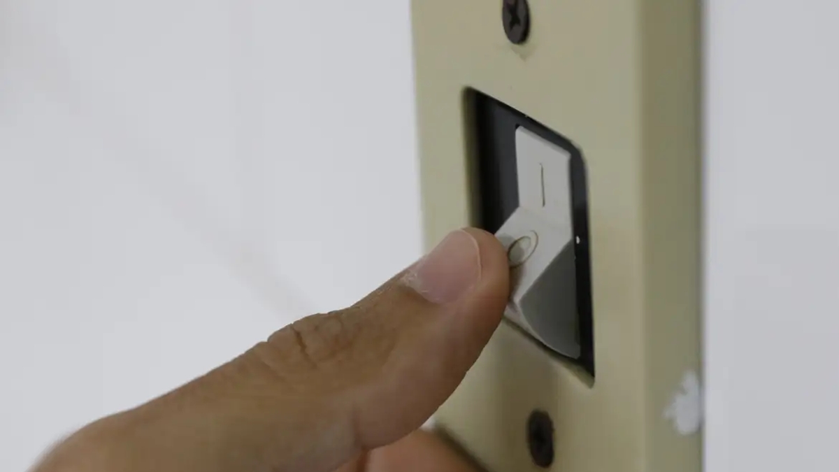 Saiba quais deputados federais por Goiás votaram por aumento na conta de luz