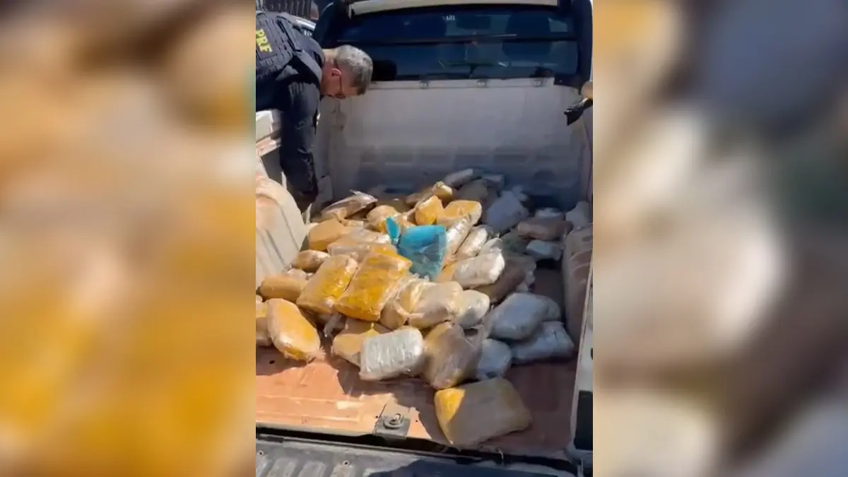 PRF e Polícia Militar Rodoviária apreendem veículo com quase 100 kg skunk em Indiara