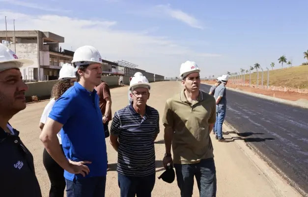 daniel-vilela-vistoria-obras-do-autodromo-de-goiania-para-retorno-do-motogp