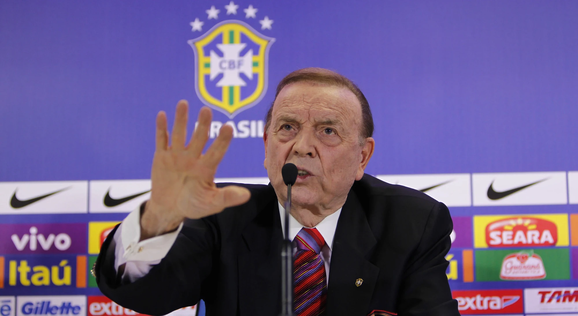 1911202937-jose-maria-marin-divulgacao