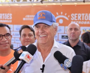 Caiado-anuncia-largada-do-Sertoes-2025-em-Goiania_Andre-Saddi-Secom-4-1215x810