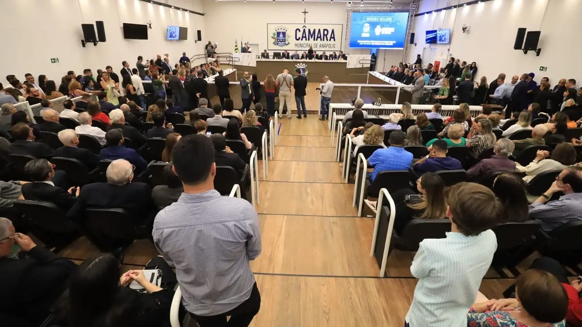 Assembleia Legislativa homenageia os 118 anos de Anápolis em sessão na Câmara Municipal