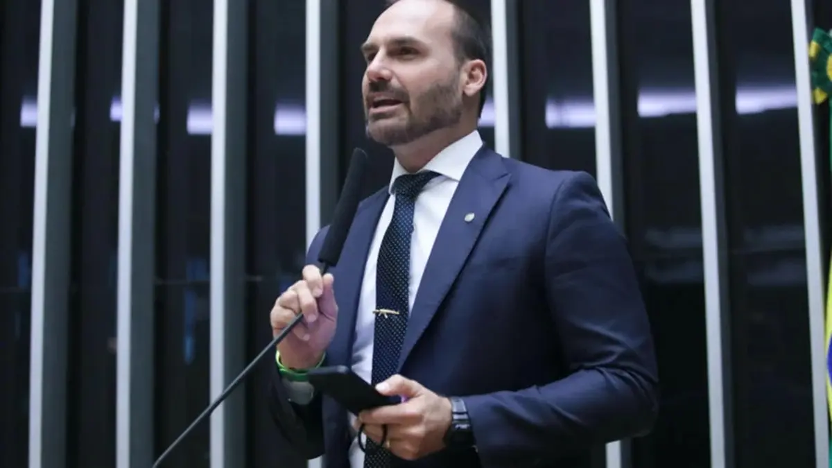 Eduardo Bolsonaro fala em ir 'às últimas consequências' contra Moraes