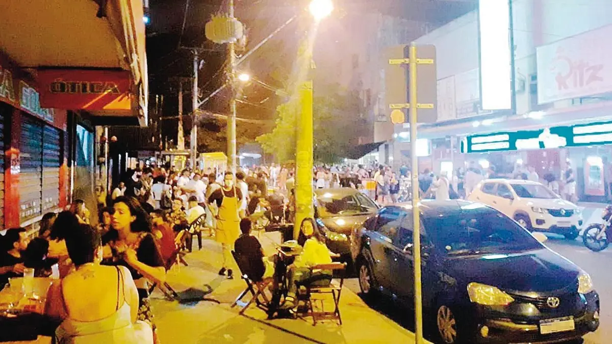 Goiânia: lei garante fechamento da Rua 8 para pedestres