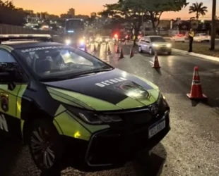 Viatura do Detran-DF atropela pedestre no Paranoá