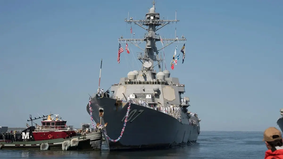 Estados Unidos envia navios de guerra à costa da Venezuela