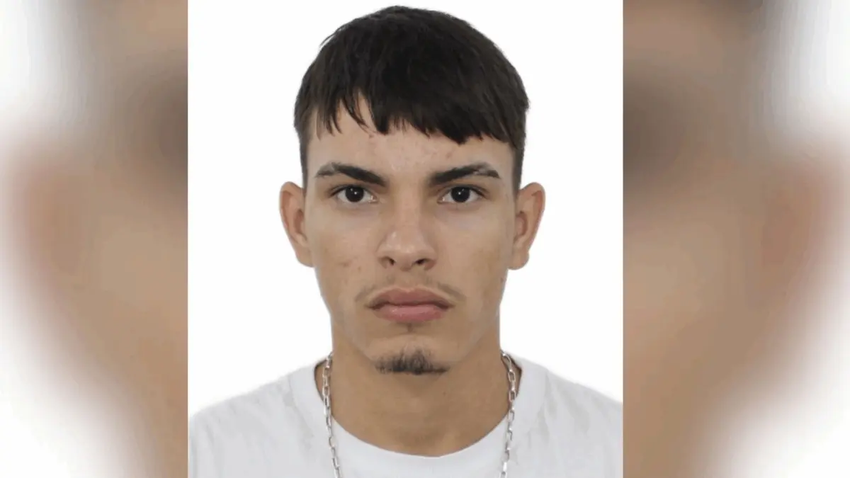 Motociclista de 19 anos morre após cair na via e ser atropelado por caminhão, em Anápolis
