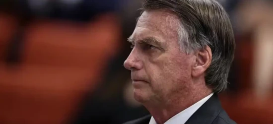 Tribunal devolve a Bolsonaro seguranças e motoristas