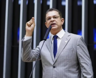 Líder do PL na Câmara diz não haver data para votar anistia