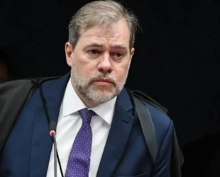 Dias Toffoli dá dez dias para Câmara explicar tramitação da PEC da Blindagem