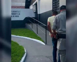 PM prende suspeito de furtar televisão e celulares de parentes, em Caldas Novas