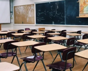 Escolas particulares devem aumentar em média 9,8% nas mensalidades em 2026, diz pesquisa