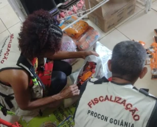 Loja de alimentos para animais em Goiânia é autuada por vender produtos vencidos