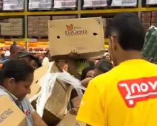 Vídeo mostra confusão por bandeja de ovo a R$ 2,95