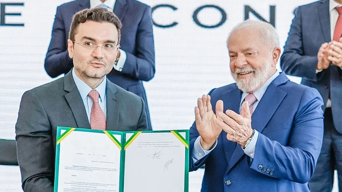 Ministro do Turismo. Sabino diz que ficou "insustentável" permanecer no União Brasil