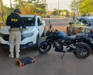 PRF recupera veículos roubados em caminhão cegonha durante fiscalização em Morrinhos