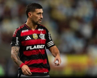 1293285-arrascaeta-se-torna-o-jogador-com-mais-partidas-na-historia-