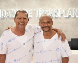 Irmãos recebem rins da mesma doadora em transplantes inéditos em Goiás
