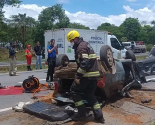 Três pessoas morrem e três ficam feridas em acidente com ambulância em Morrinhos