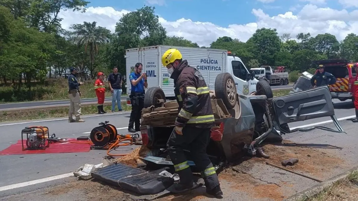 Três pessoas morrem e três ficam feridas em acidente com ambulância em Morrinhos