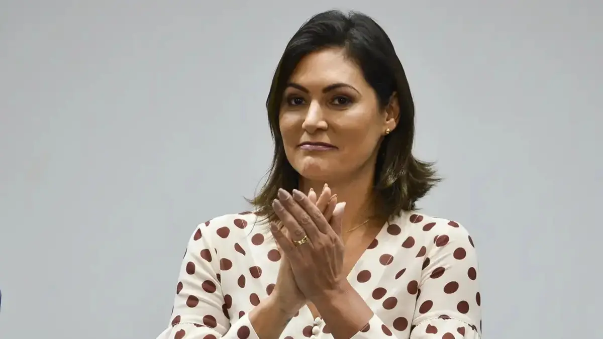 Citação a Michelle Bolsonaro fez Paulo Pimenta e Damares discutirem na CPMI do INSS