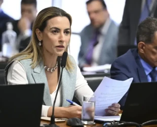 Senado aprova projeto que equipara misoginia ao crime de racismo