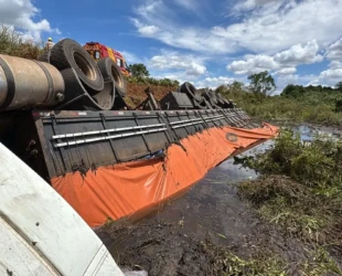 Homem morre após capotar carreta na GO-050, em Chapadão do Céu