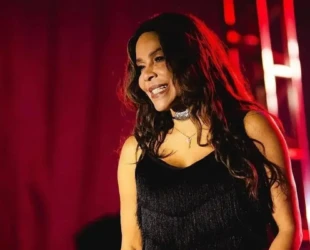 Cantora Silvânia Aquino anuncia saída da banda Calcinha Preta