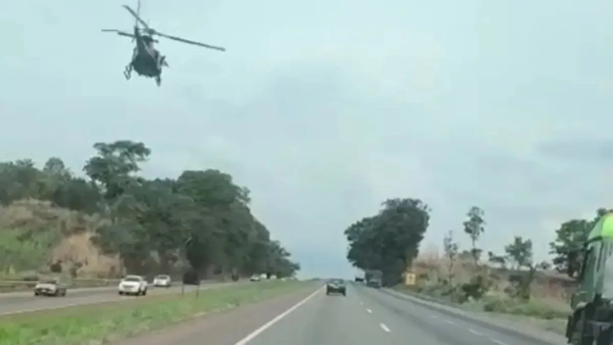Perseguição policial com viaturas e helicóptero na BR-153, em Goiânia, termina com suspeito morto