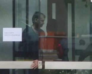 Moraes permite que Bolsonaro receba refeições especiais na carceragem da PF