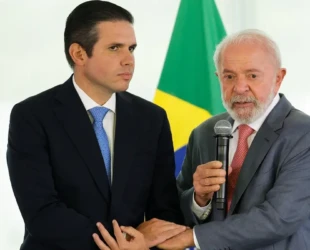 Motta espera aceno de Lula para resolver crise