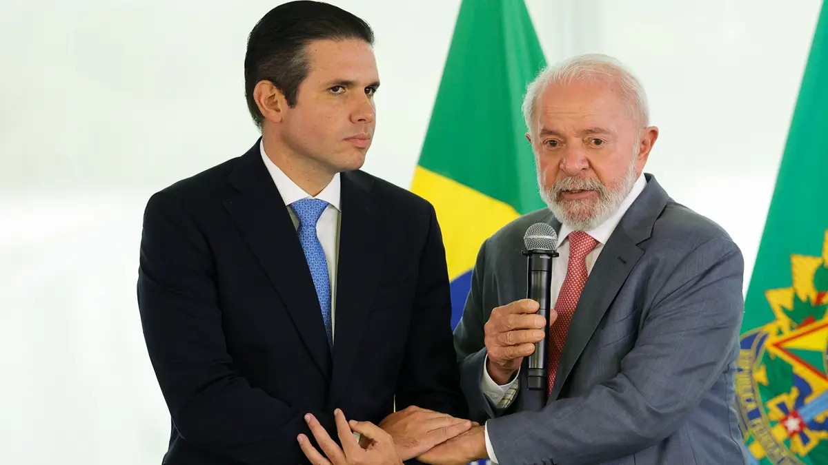 Motta espera aceno de Lula para resolver crise