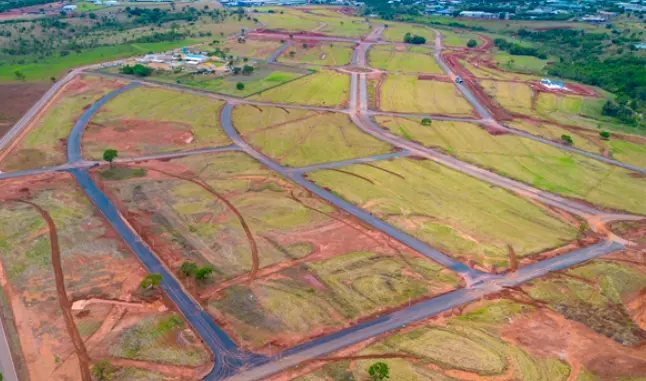 Caiado sanciona lei para repasse de R$ 60,4 milhões para obras no novo distrito industrial de Aparecida