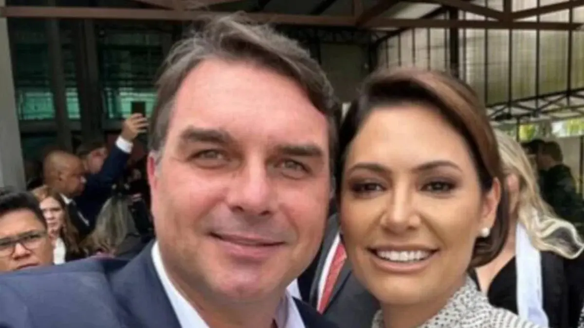 Michelle responde críticas de filhos de Bolsonaro