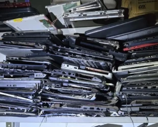 Operação combate esquema de desvio de computadores em secretaria de Goiás