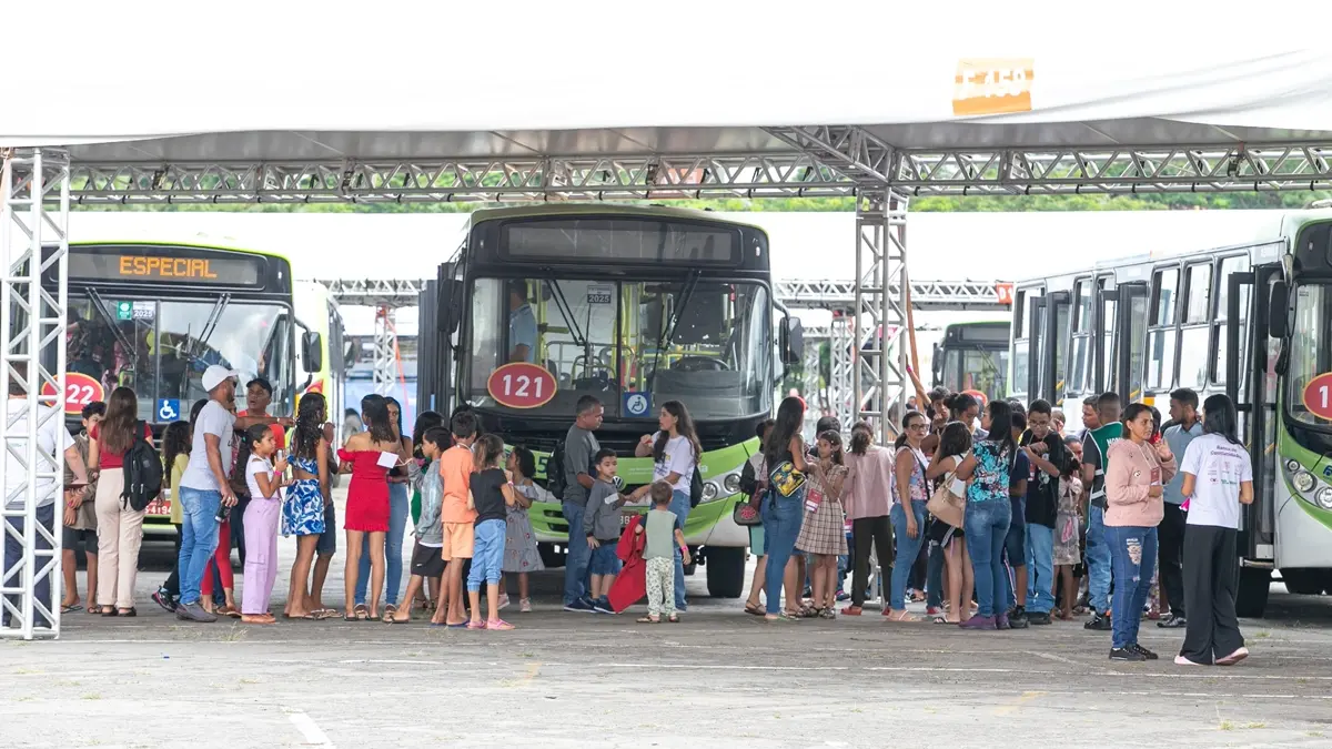 Capital tem rotas gratuitas de ônibus para entrega de brinquedos do Natal do Bem no Goiânia Arena