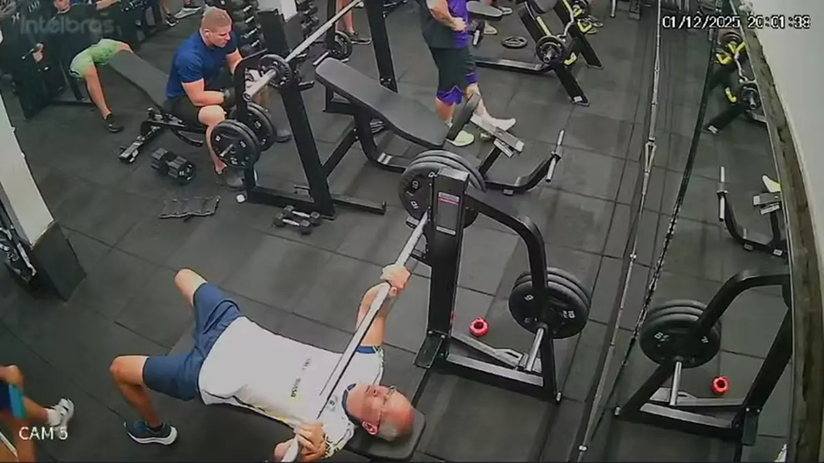 'Pega suicida': homem morre ao fazer supino de forma inadequada