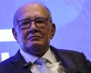 AGU pede que STF reconsidere decisão sobre competência para impeachment de ministros