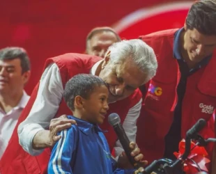 Governo de Goiás entrega mais de 20 mil brinquedos no Natal do Bem em Goiânia