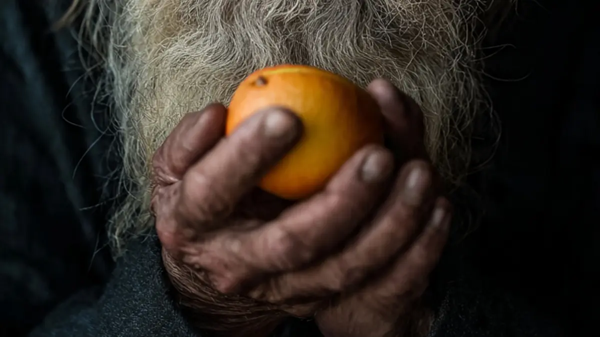 Idoso morre após engasgar com laranja em Santa Rita do Novo Destino (GO)