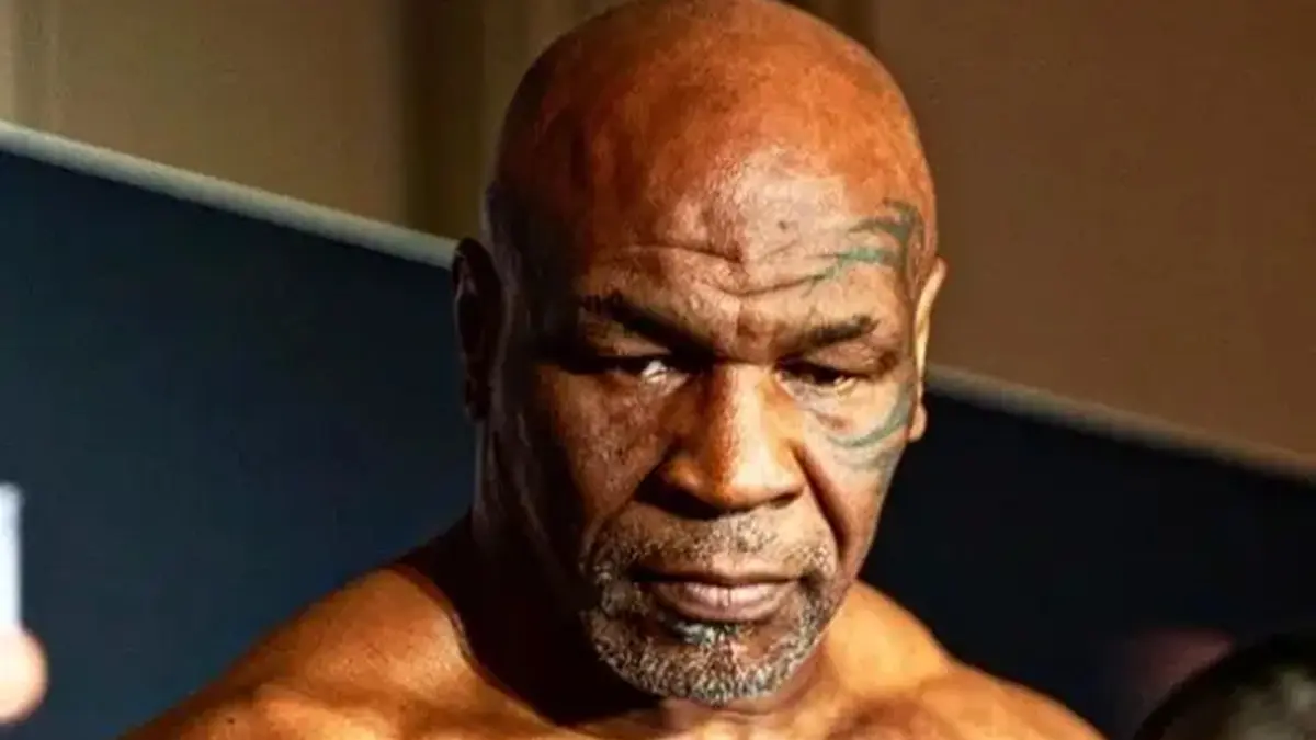 Mike Tyson anuncia luta de exibição contra Floyd Mayweather