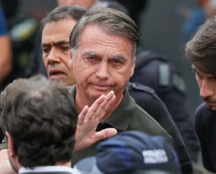 Defesa de Bolsonaro diz que prisão coloca vida do ex-presidente em risco