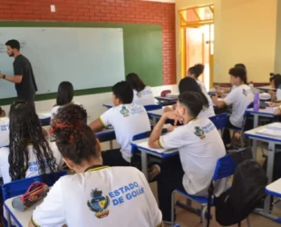 Servidores da rede estadual de Goiás terão '14º salário'