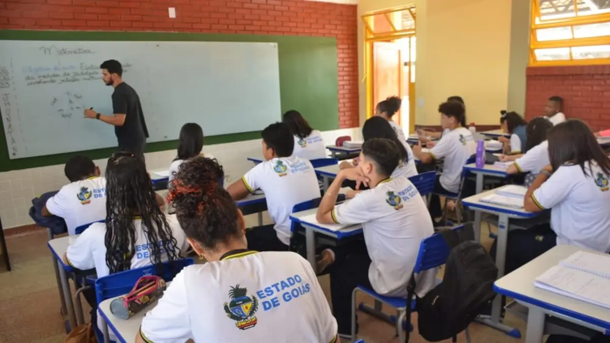 Servidores da rede estadual de Goiás terão '14º salário'