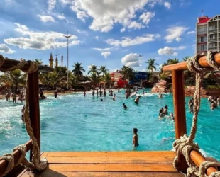 Homem morre após participar de tornei de chupar melancia em resort no interior de SP