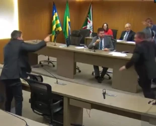 meu carro morreu e preciso levar uma tv pro conserto