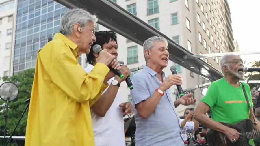 caetano-veloso-djavan-chico-buarque-e-gilberto-gil-cantam-em-manifestacao-1758489195907_v2_900x506.jpg
