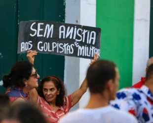 ato-esquerda-sem-anistia-placa